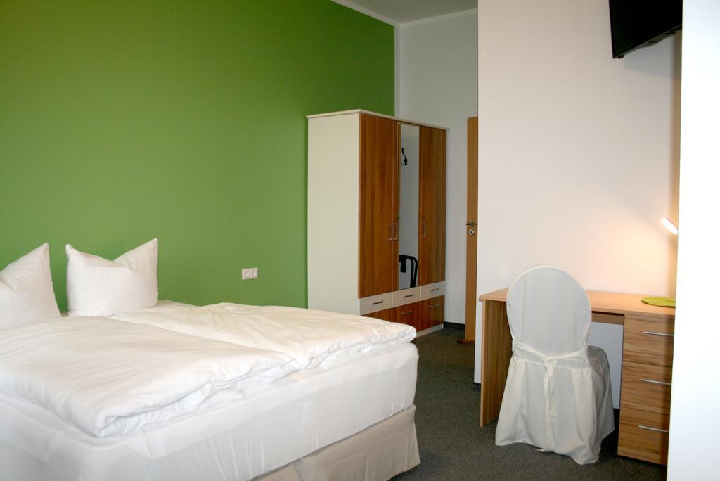 Lindencafe Luckenwalde Hotel Стая снимка